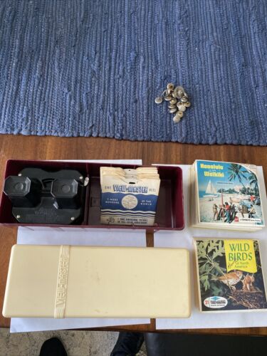 Vintage Large Bakelite Viewmaster Reel Storage Box With a Vi master and slides