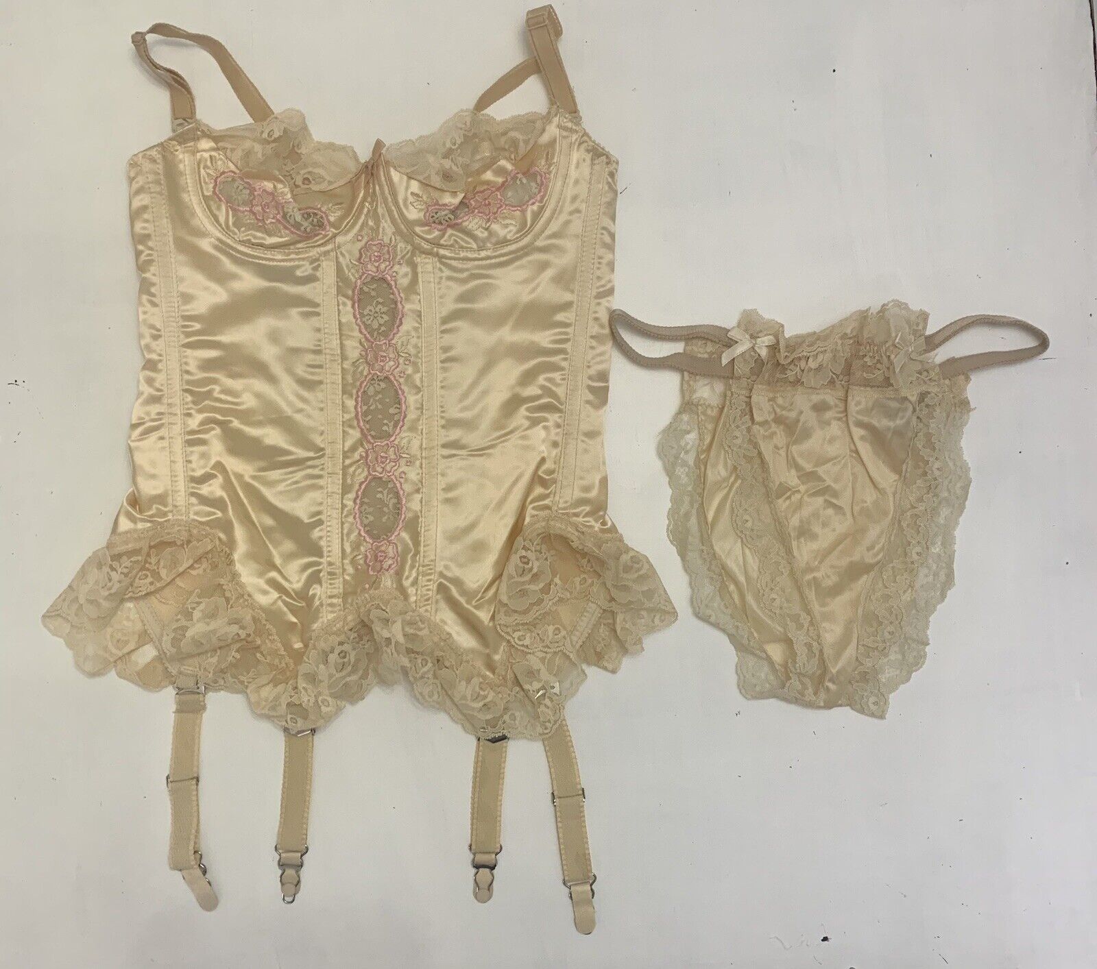 Darling Vintage Teddy Corset W/4 Garters And Ruffle Panty Sz 34/M Made In USA