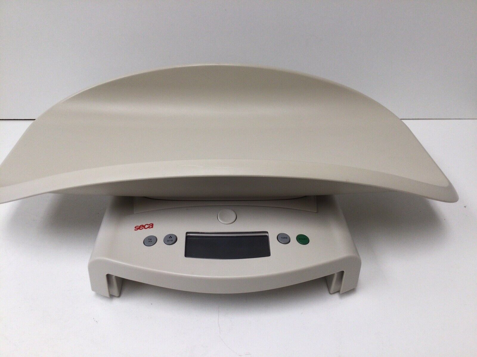 Seca 354 Digital Baby Scale 22" Up To 44 Lbs. Portable Infant